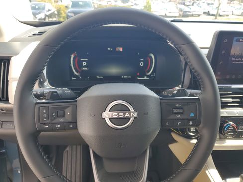 New 2026 Nissan Pathfinder SL image 11