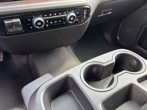 Used 2025 GMC Sierra 1500 SLT AWD/4WD image 23