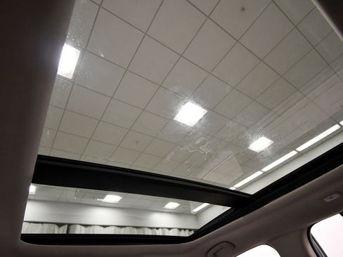 Used 2025 Honda Pilot Touring image 16