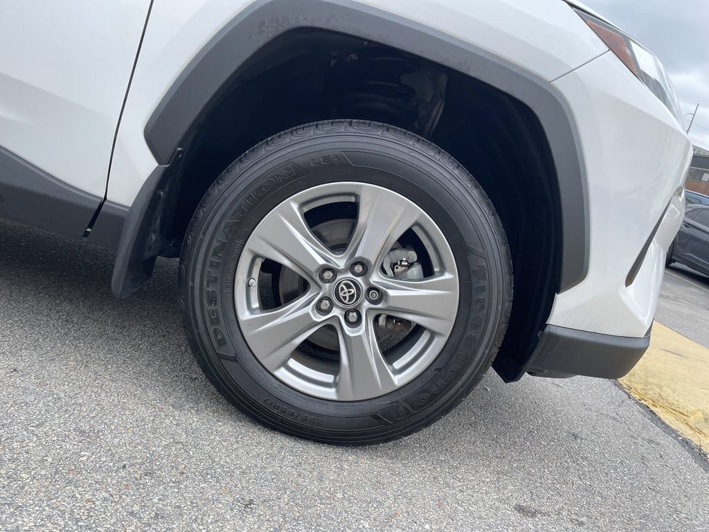Certified 2024 Toyota RAV4 LE AWD/4WD image 11