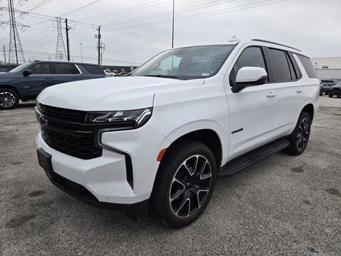 Used 2024 Chevrolet Tahoe RST w/ Luxury Package RWD image 3