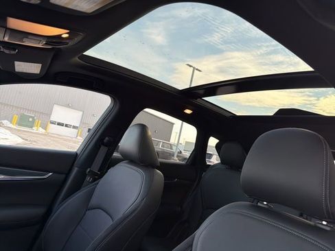 Used 2024 INFINITI QX50 Sport image 19