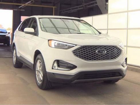 Used 2024 Ford Edge SEL w/ Convenience Package AWD/4WD image 4