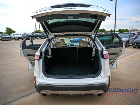 Used 2022 Ford Edge Titanium w/ Equipment Group 301A AWD/4WD image 17