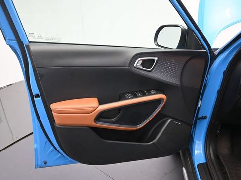 Certified 2025 Kia Soul EX FWD image 17