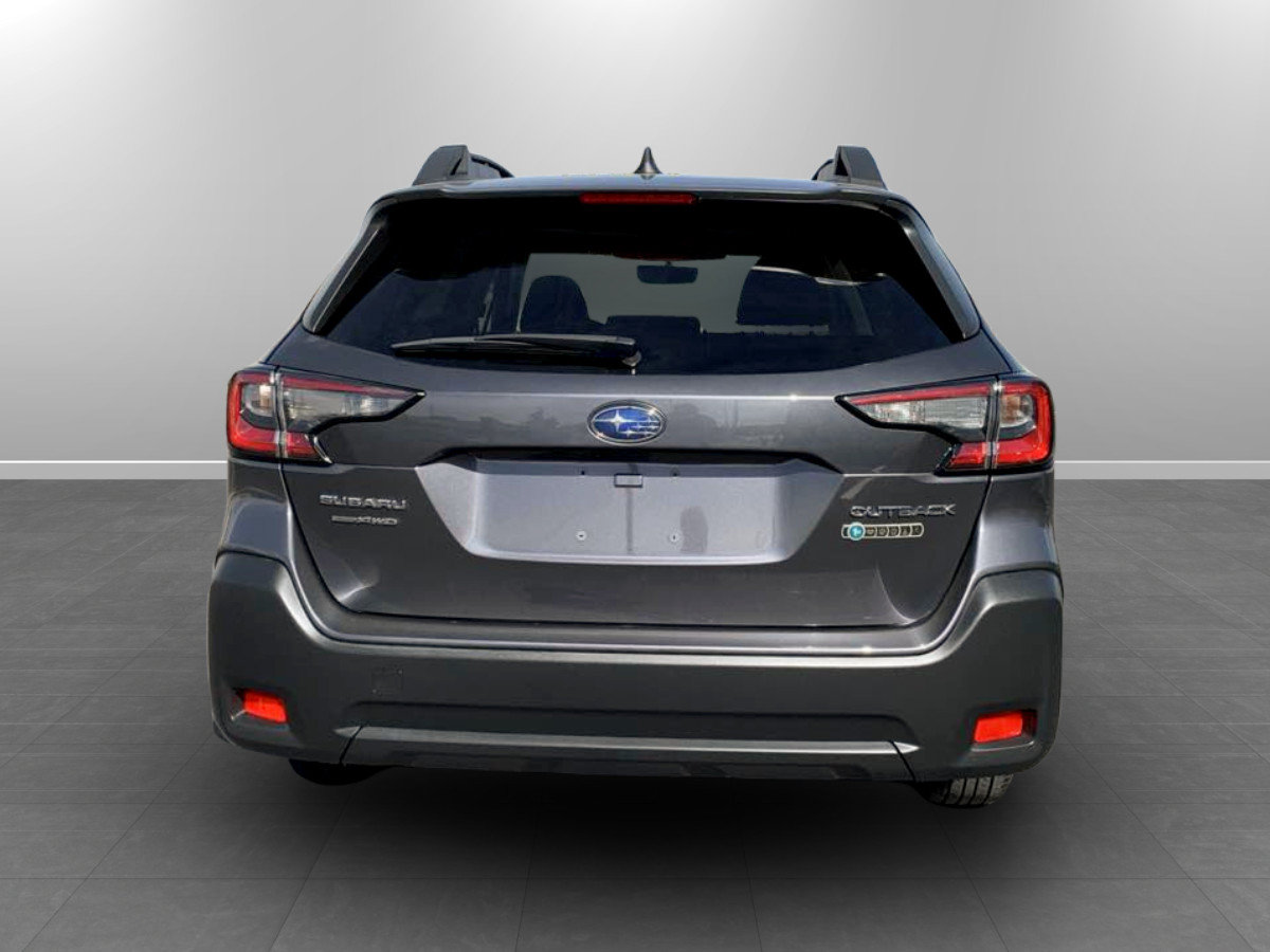 Used 2025 Subaru Outback Premium AWD/4WD image 6