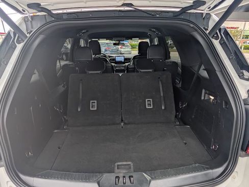 Used 2020 Ford Explorer XLT w/ Equipment Group 202A AWD/4WD image 52