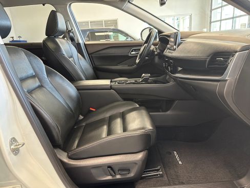 Used 2021 Nissan Rogue SL image 15