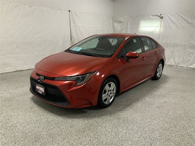 Used 2021 Toyota Corolla LE FWD image 2