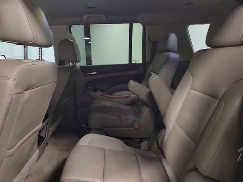 Used 2020 Chevrolet Suburban Premier image 23