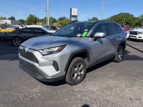 Used 2025 Toyota RAV4 XLE AWD/4WD image 3