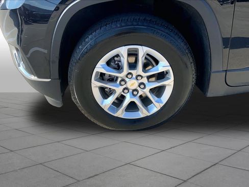 Used 2021 Chevrolet Traverse LT FWD image 11