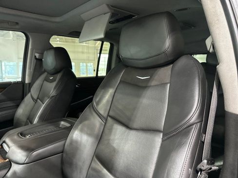 Used 2019 Cadillac Escalade ESV Premium Luxury AWD/4WD image 42