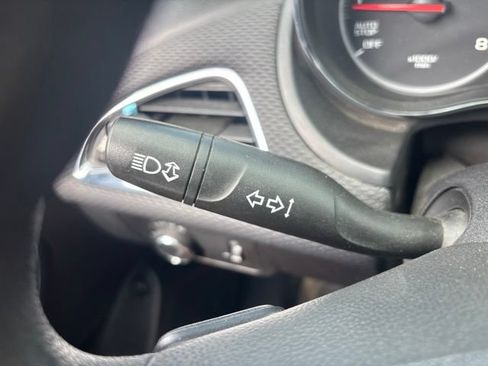 Used 2019 Chevrolet Cruze LT FWD image 20