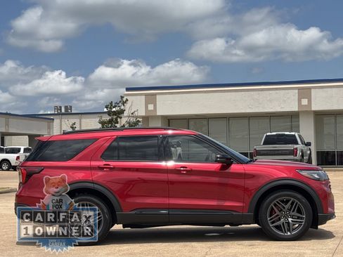Certified 2025 Ford Explorer ST AWD/4WD image 3