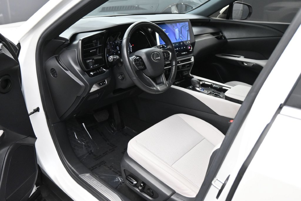 Used 2024 Lexus RX 350 Premium w/ Cold Area Package FWD image 2