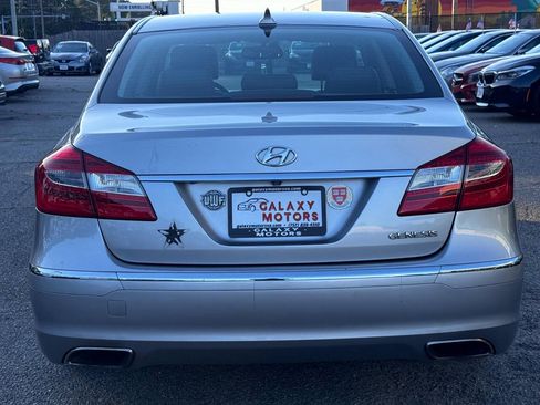 Used 2013 Hyundai Genesis 3.8 w/ Premium Pkg RWD image 3