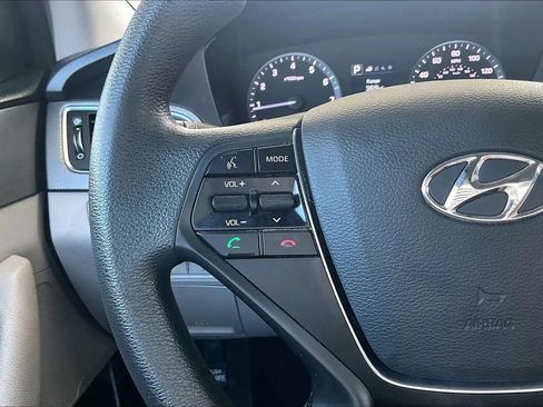 Used 2017 Hyundai Sonata SE FWD image 10