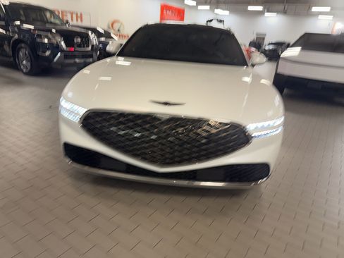 Used 2025 Genesis G90 3.5T image 4