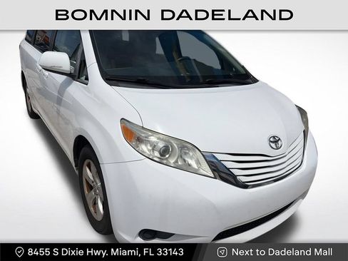 Used 2017 Toyota Sienna LE FWD image 4