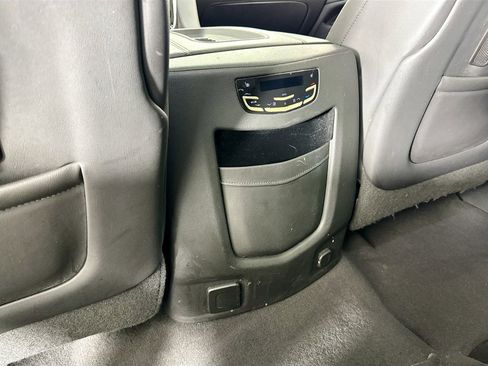 Used 2019 Cadillac Escalade ESV Luxury image 16