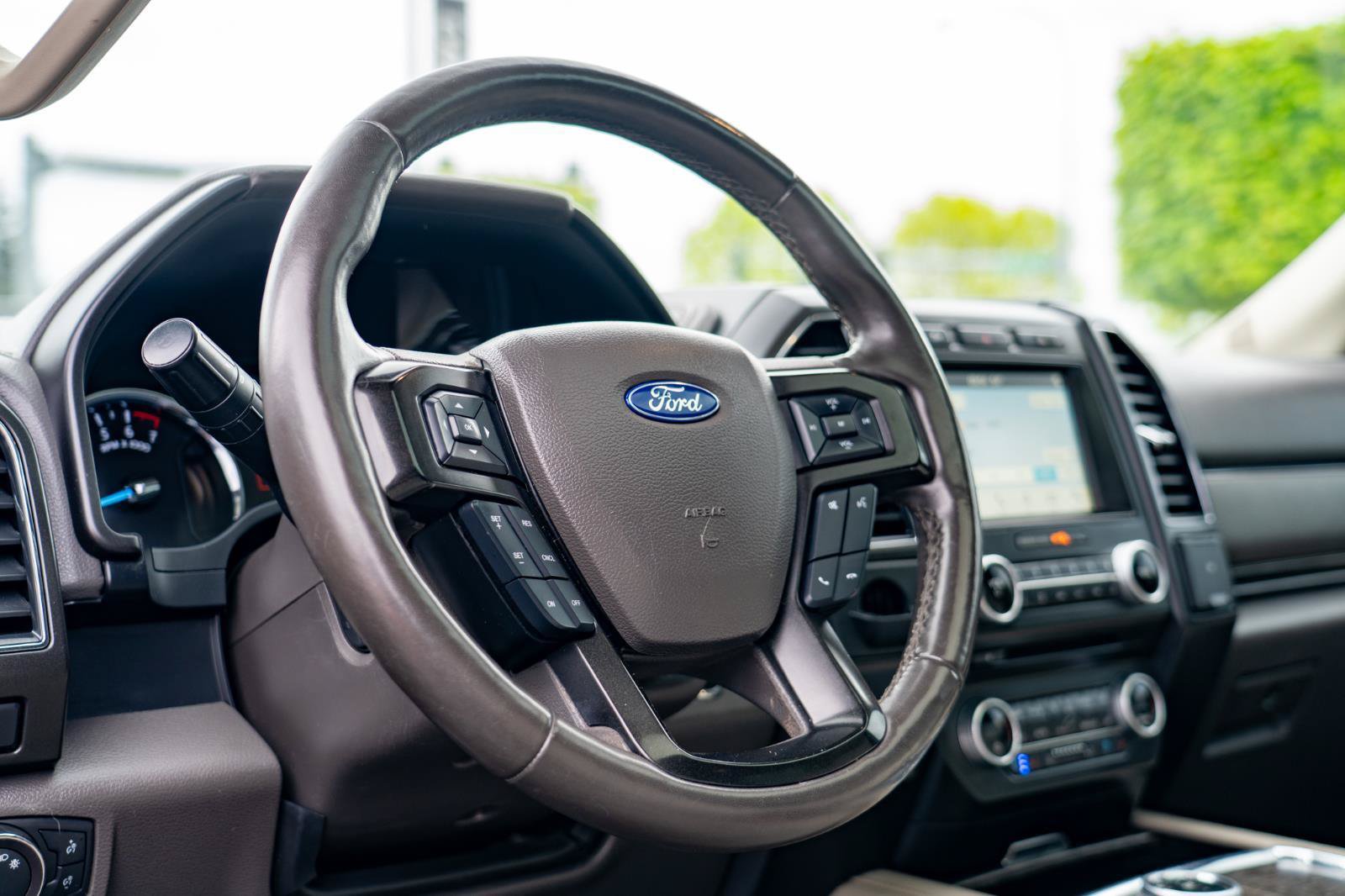 Used 2018 Ford Expedition Limited AWD/4WD image 15