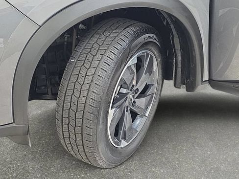 Used 2025 Nissan Rogue SV AWD/4WD image 31