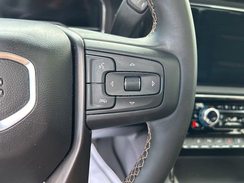 Used 2025 GMC Sierra 2500 AT4 image 30