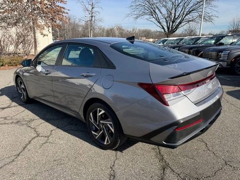 Used 2025 Hyundai Elantra Sport image 19