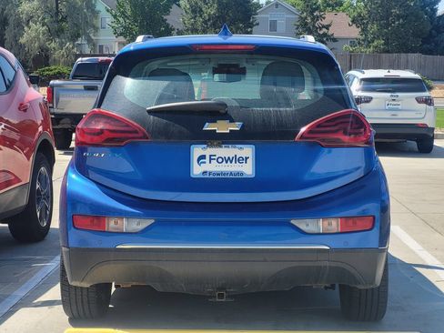 Used 2017 Chevrolet Bolt Premier w/ Driver Confidence II Package FWD image 4