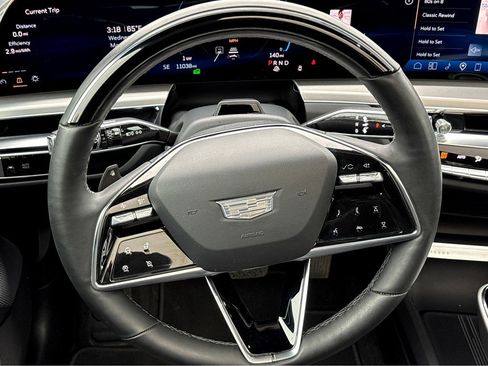 Used 2025 Cadillac Lyriq Luxury RWD image 14