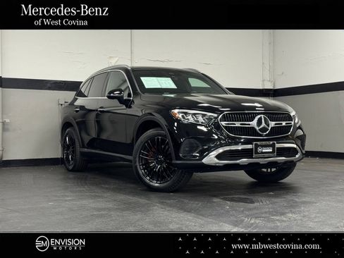 Used 2025 Mercedes-Benz GLC 300 image 1