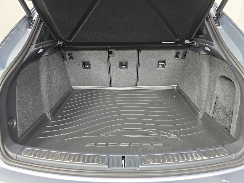 Certified 2026 Porsche Macan AWD/4WD image 25