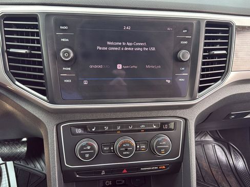 Used 2019 Volkswagen Atlas SE w/ Towing Package FWD image 12