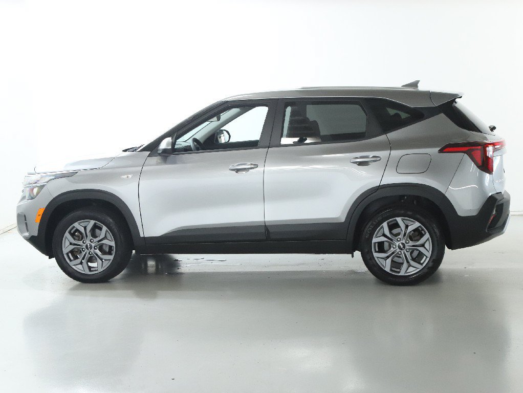 Used 2024 Kia Seltos LX AWD/4WD image 38