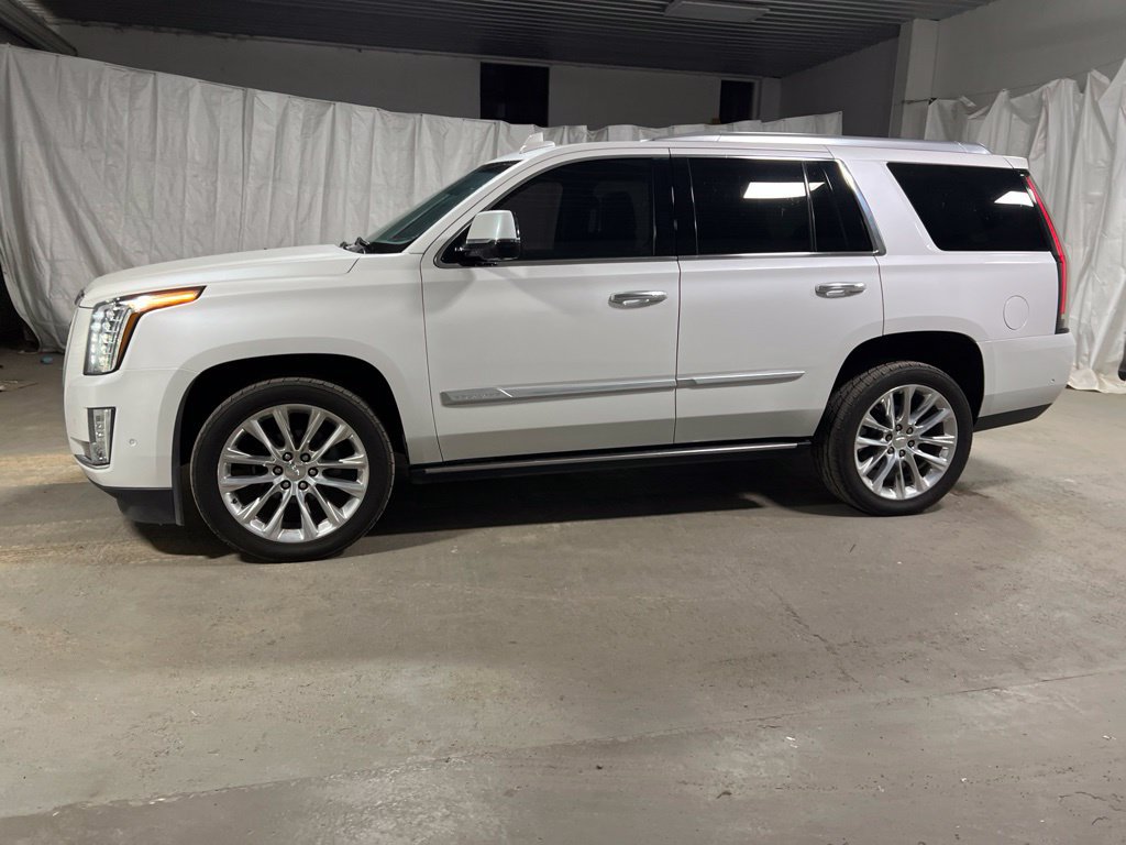 Used 2019 Cadillac Escalade Platinum AWD/4WD image 4