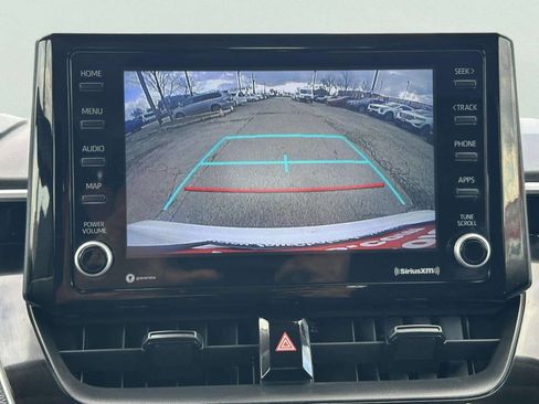 Used 2022 Toyota Corolla LE image 32