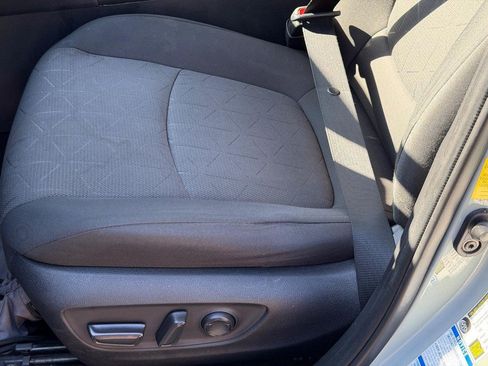 Used 2021 Toyota RAV4 XLE AWD/4WD image 22