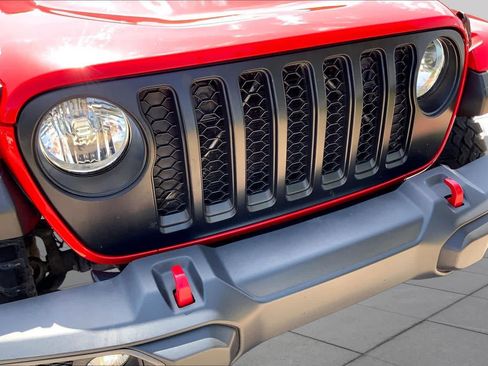 Used 2023 Jeep Gladiator Rubicon w/ Cold Weather Group AWD/4WD image 30
