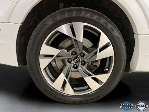 Used 2022 Audi e-tron Premium Plus w/ Premium Plus Package image 31