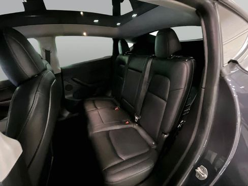Used 2021 Tesla Model Y Long Range AWD/4WD image 19