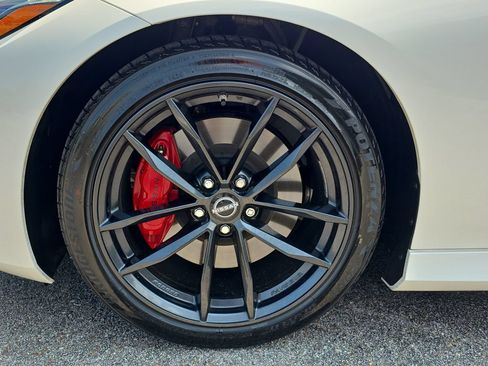 Used 2025 Nissan Z Performance w/ Floor Mat Package RWD image 9