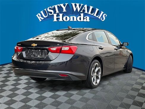 Used 2023 Chevrolet Malibu LT image 2