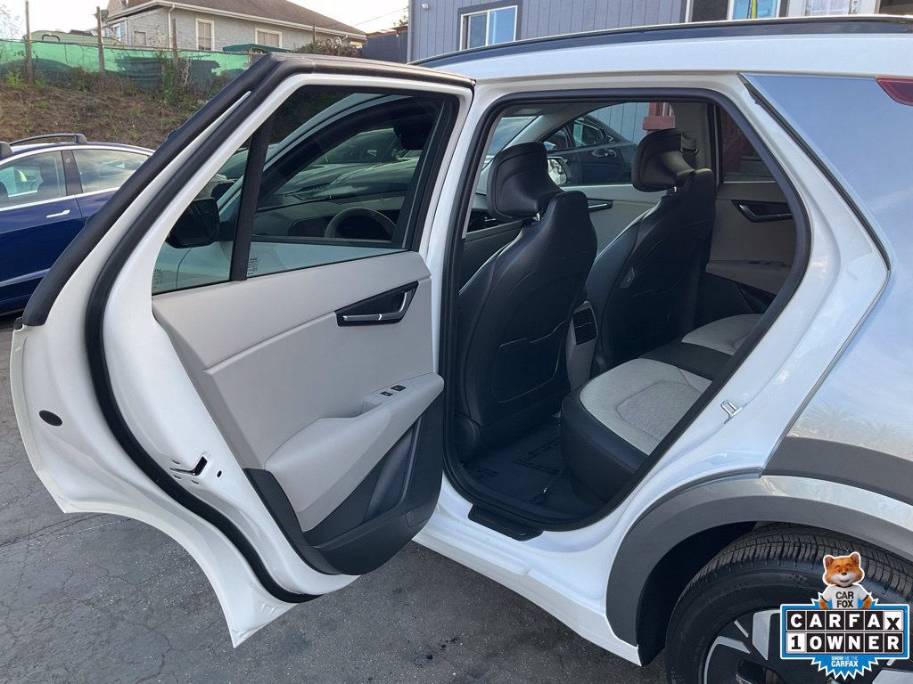 Used 2025 Kia Niro Wave w/ Wave Preserve Package FWD image 24