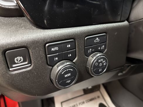 Used 2022 Chevrolet Silverado 1500 RST AWD/4WD image 28