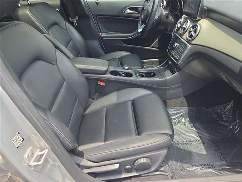 Used 2017 Mercedes-Benz GLA 250 4MATIC image 23