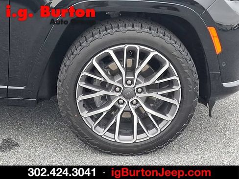 Used 2024 Jeep Grand Cherokee L Summit AWD/4WD image 8