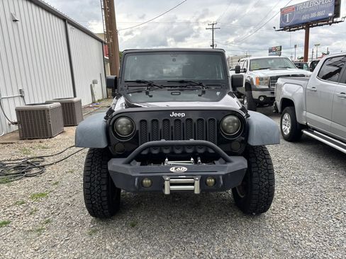 Used 2015 Jeep Wrangler Rubicon w/ Trailer Tow Group AWD/4WD image 2