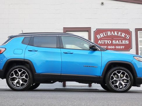 Used 2025 Jeep Compass Limited AWD/4WD image 7