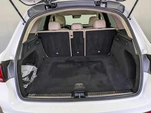 Used 2021 Mercedes-Benz GLC 300 4MATIC image 12